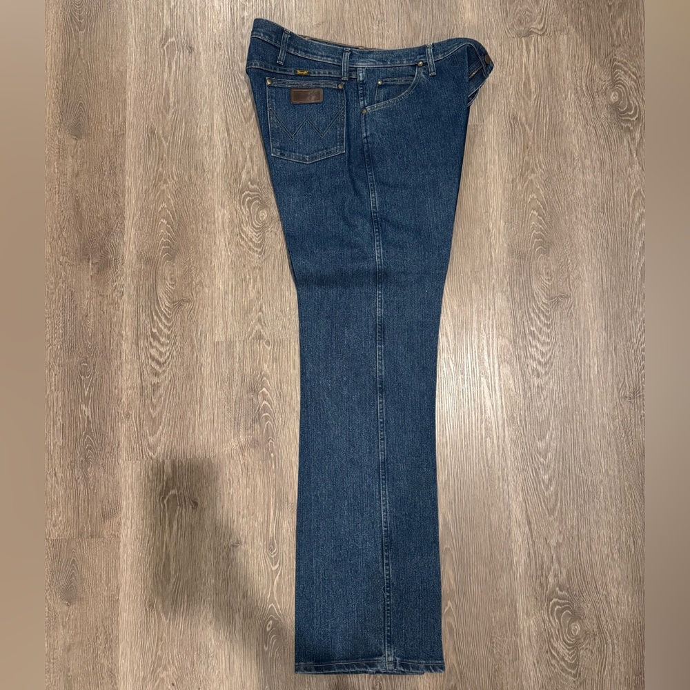 Wrangler Men's Relaxed Fit Blue Jeans
